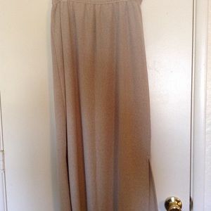 Long maxi skirt